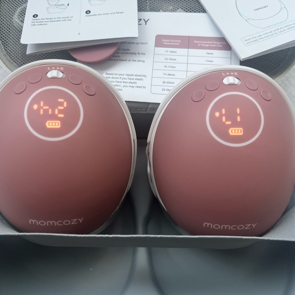 MOMCOZY Wearable Breast Pump - Picture 5 of 5